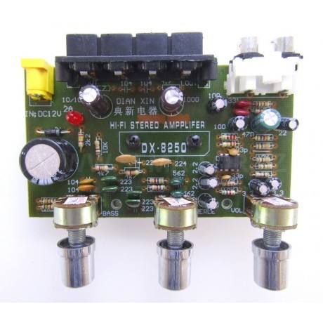 zesilovač do auta 2x15W 12V DX-8250
