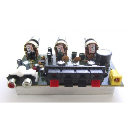 zesilovač do auta 2x15W 12V DX-8250