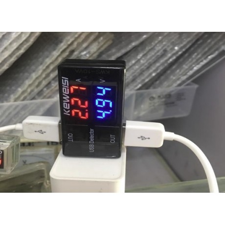 USB tester IV- měření napětí (3-9V), proudu (0-3A)