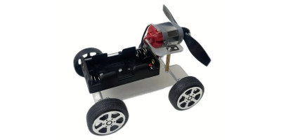 Auto, Modell auf Rädern, mit Propeller