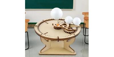 copy of Auto, Modell auf Rädern, mit Elektromotor